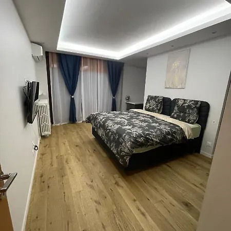 Apartament Chez Flo Ap 38 *